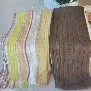 2× Burberry scarves